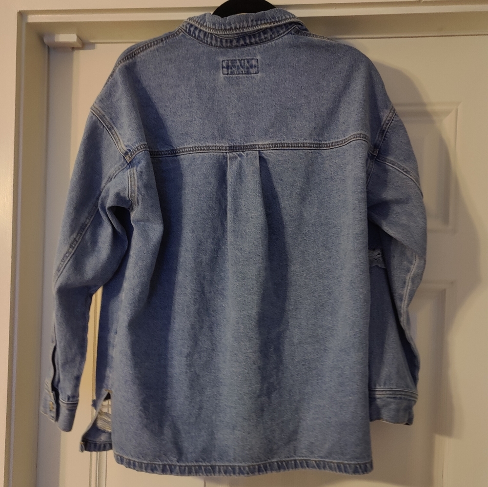 Forever 21 distressed jean jacket size medium - Picture 7 of 7